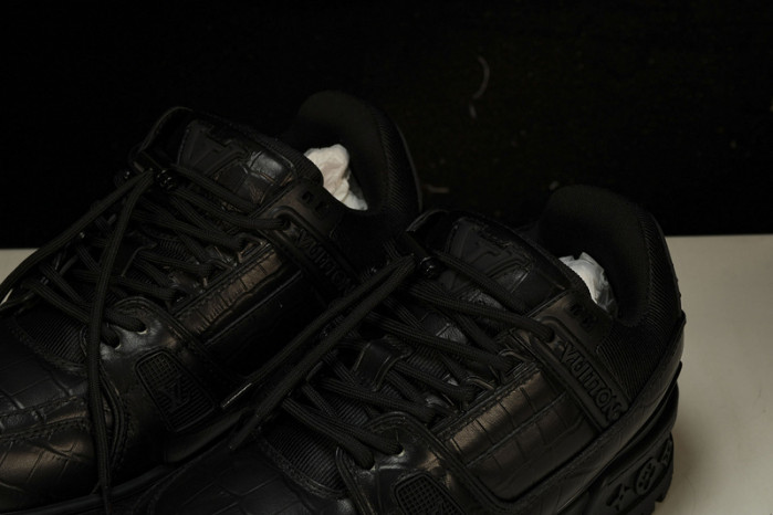 L&V SNEAKERS