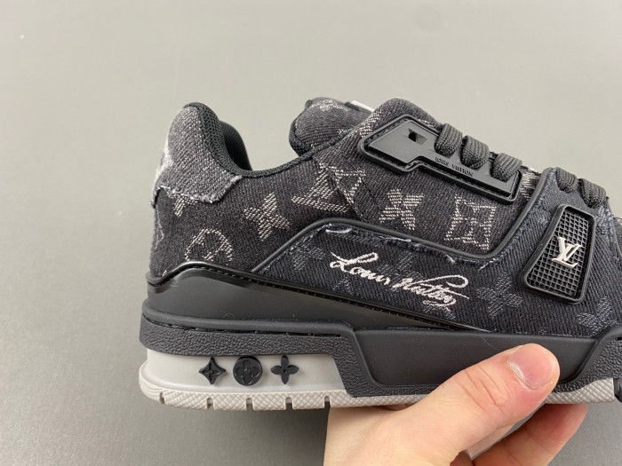 L&V SNEAKERS