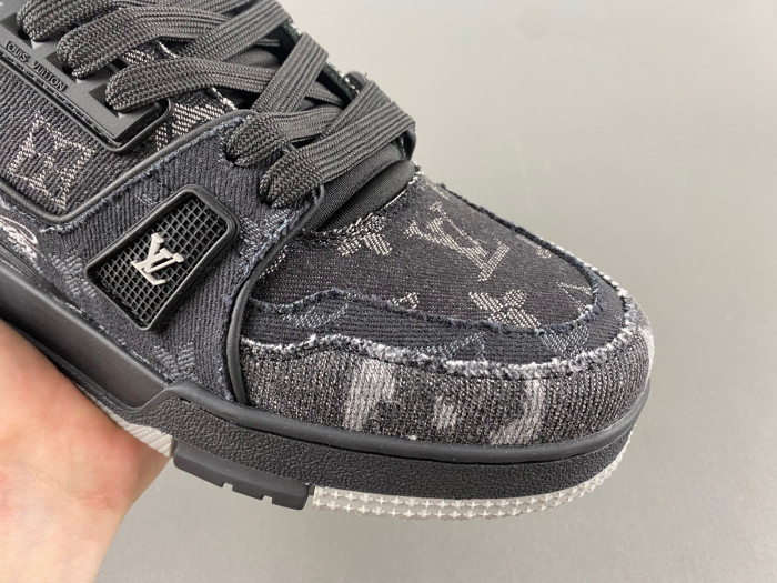 L&V SNEAKERS