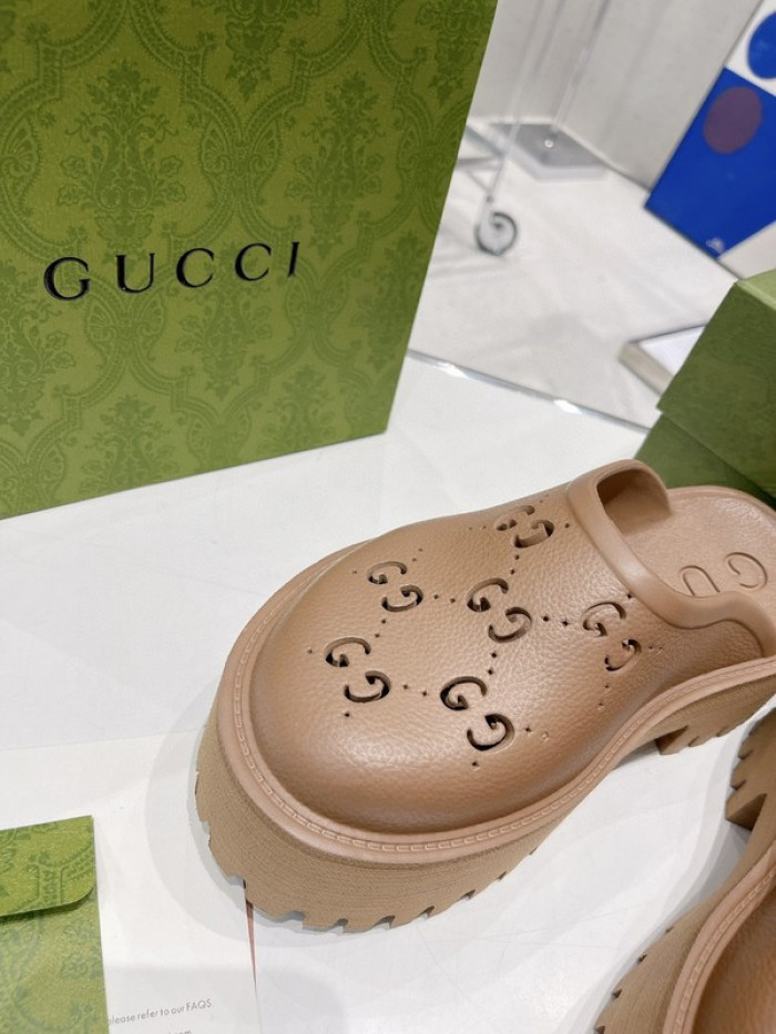 G DESIGNER SLIPPERS