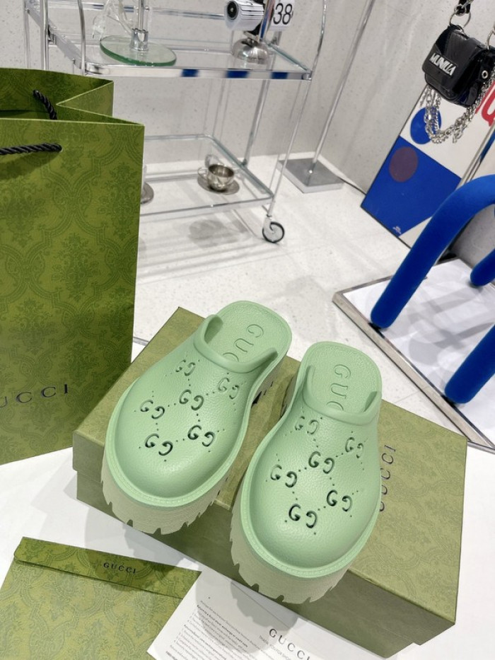 G DESIGNER SLIPPERS