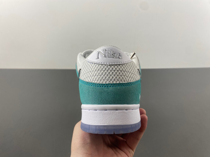 Dunk SDCAI*NIKE SB Low FD2562-400