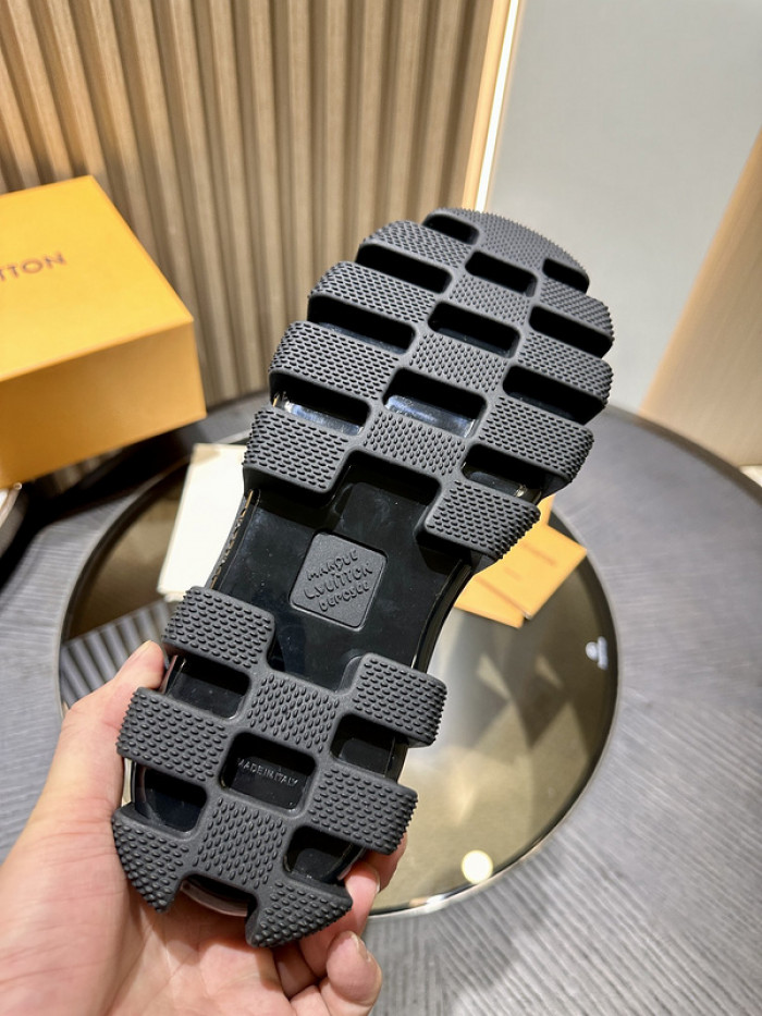 L&V SNEAKERS