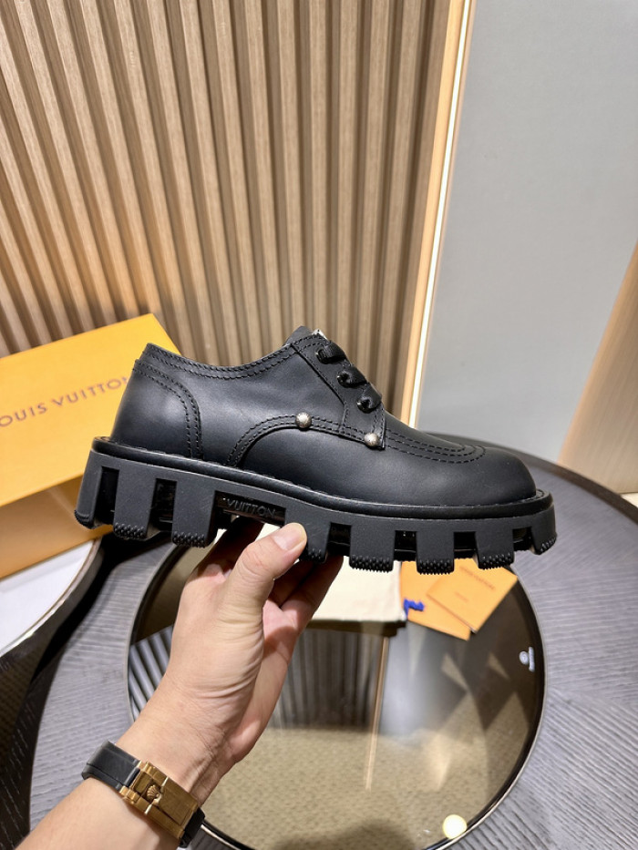 L&V SNEAKERS