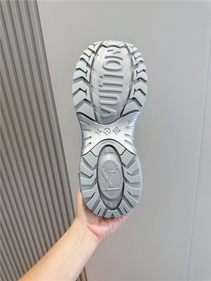 L&V SNEAKERS