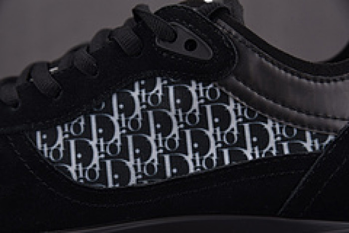 DI*O*R B25 PANKICK