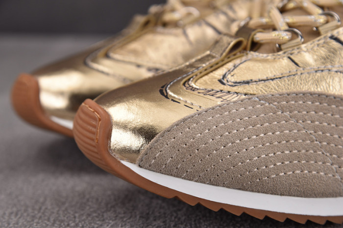 D designer sneaker