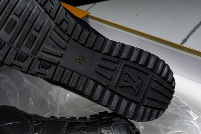 L&V SNEAKERS