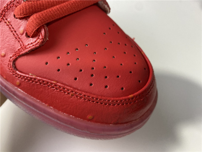 Nike SB Dunk High Strawberry Cough CW7093-600