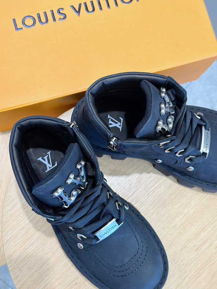 L&V SNEAKERS