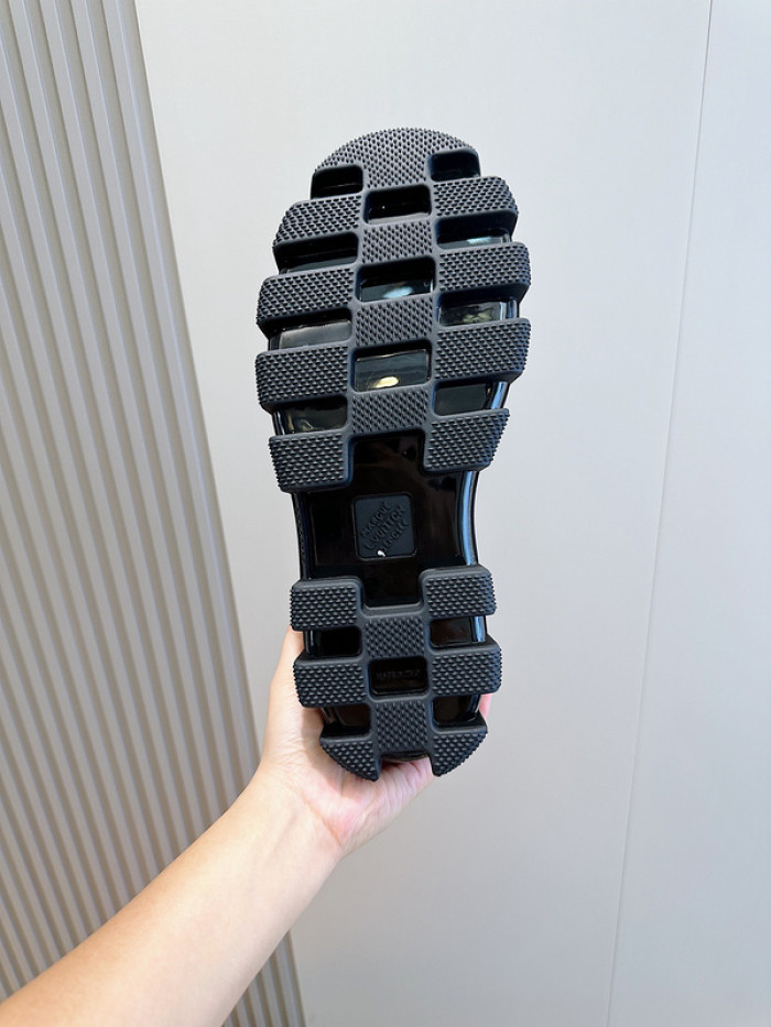 L&V SNEAKERS