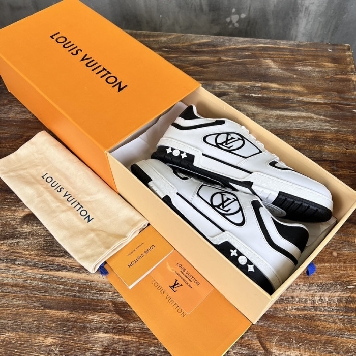 L&V SNEAKERS