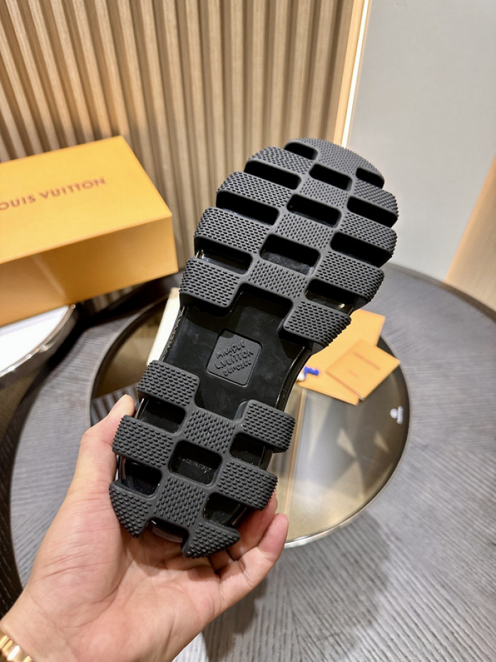 L&V SNEAKERS