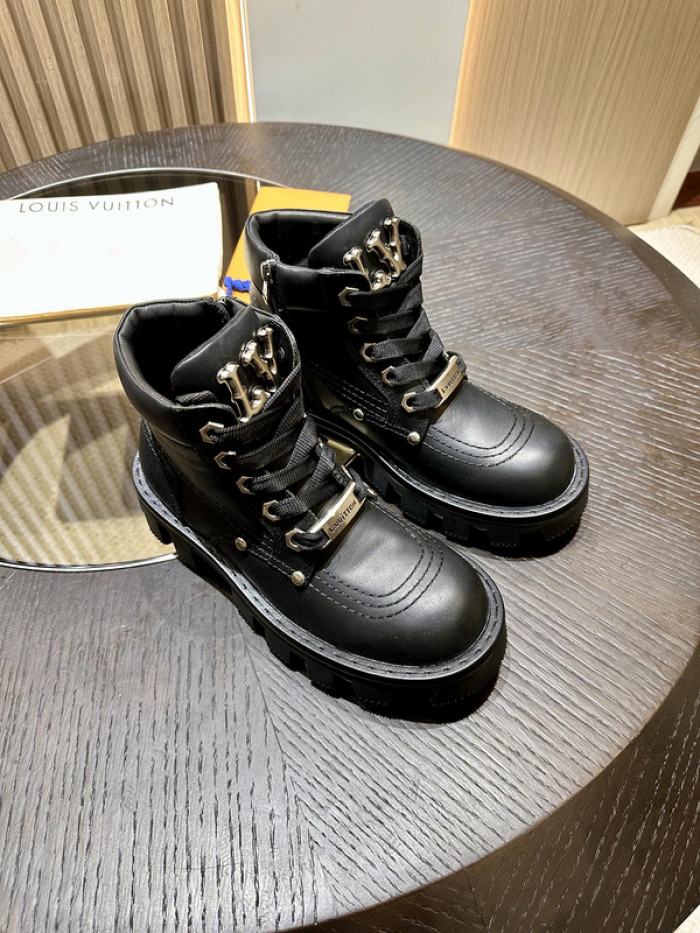 L&V SNEAKERS