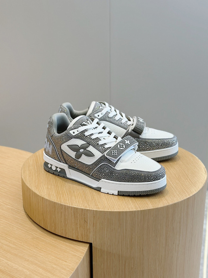 L&V SNEAKERS