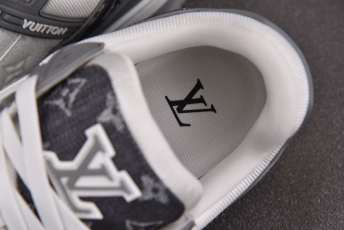 L&V SNEAKERS