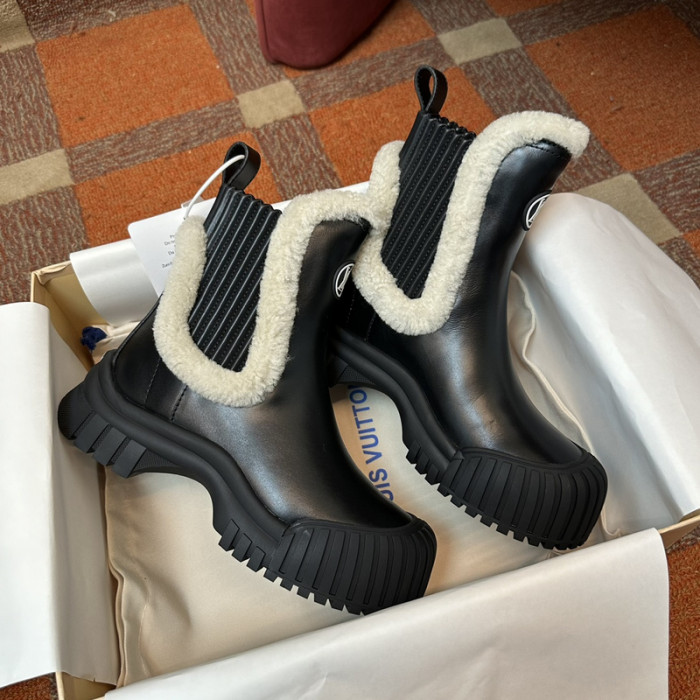 L&V SNEAKERS