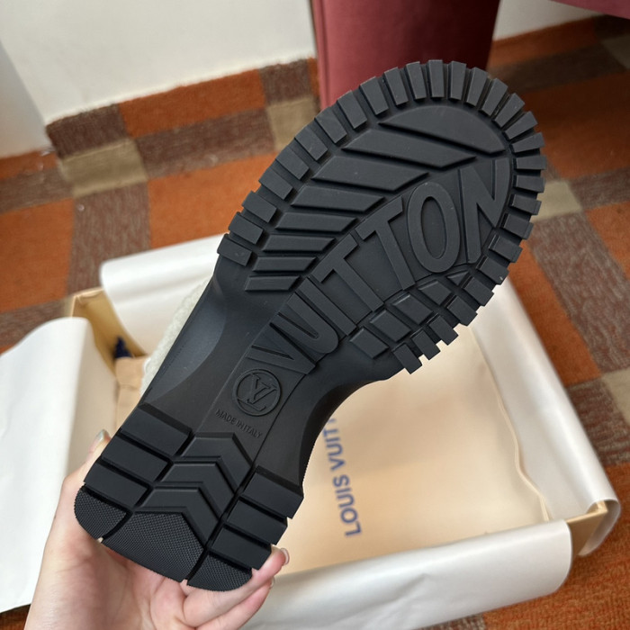 L&V SNEAKERS