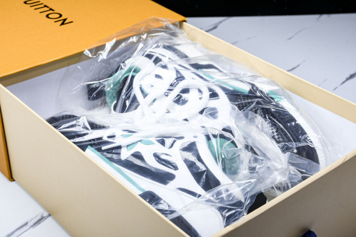 L&V SNEAKERS