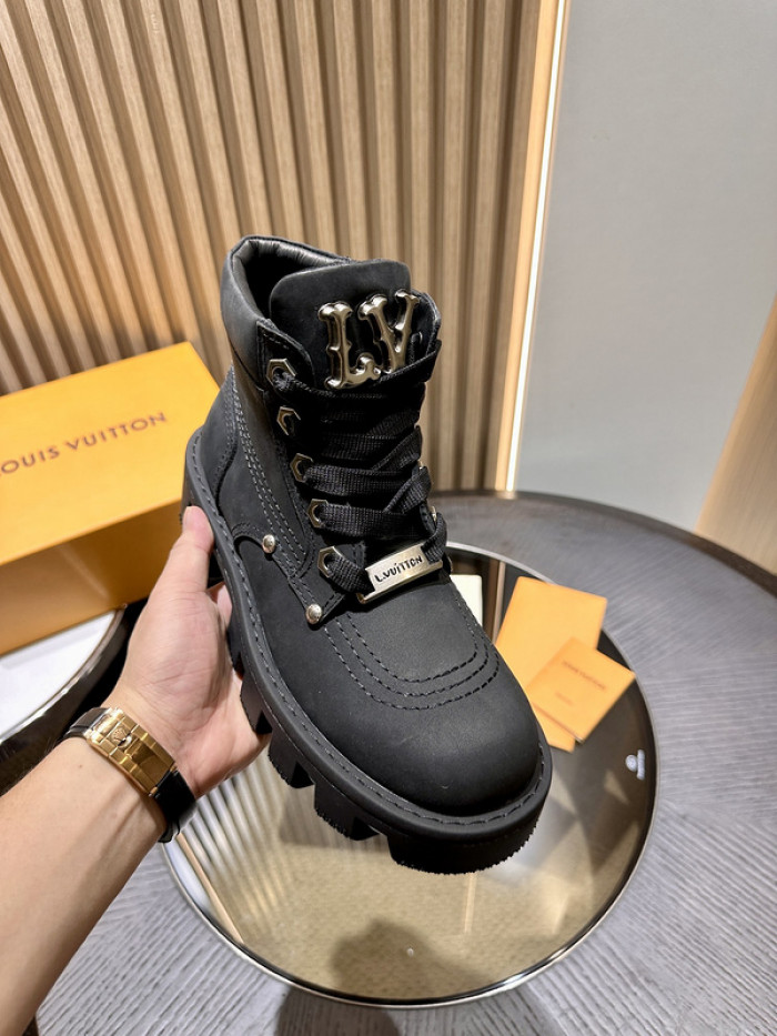 L&V SNEAKERS