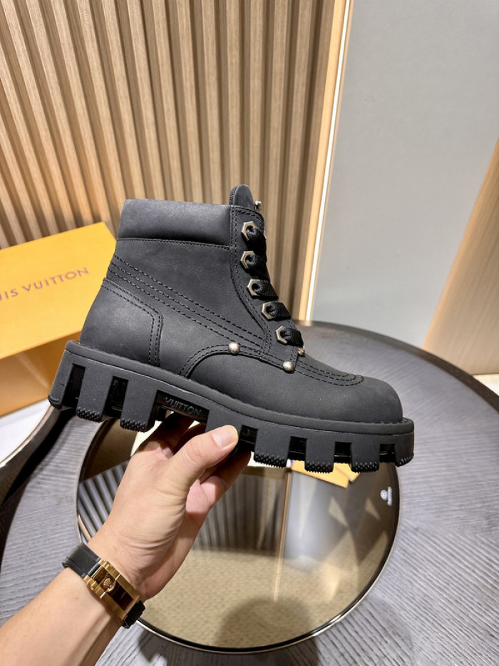 L&V SNEAKERS
