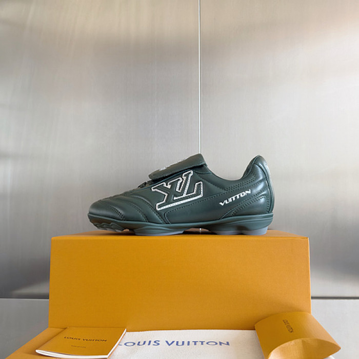 L&V SNEAKERS
