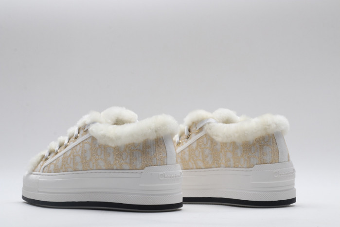D designer sneaker
