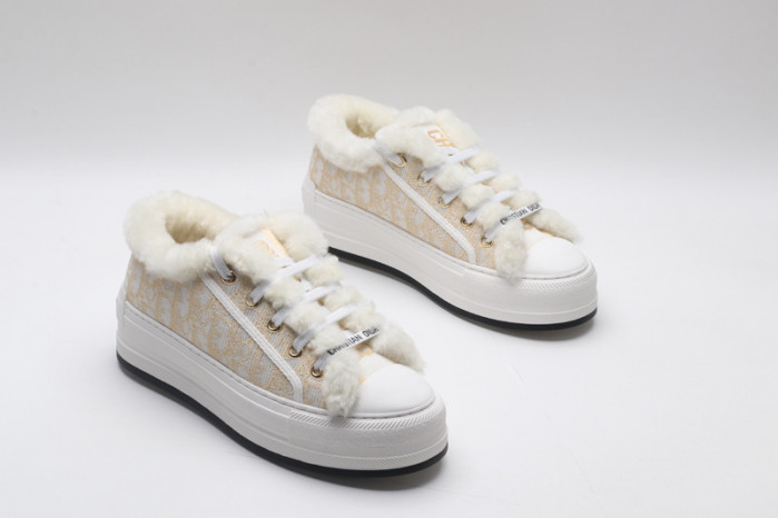 D designer sneaker