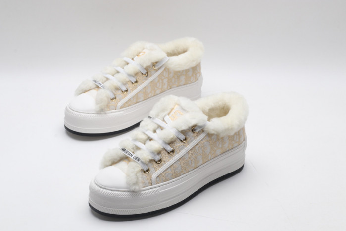 D designer sneaker