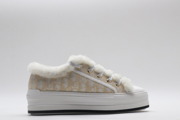 D designer sneaker