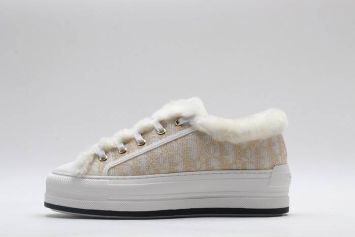 D designer sneaker
