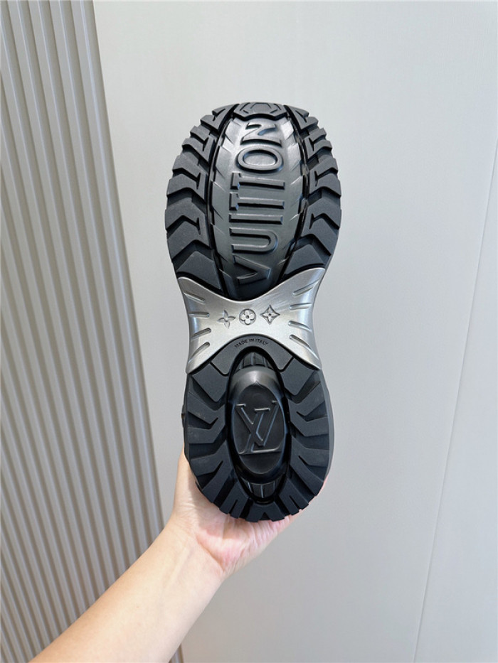 L&V SNEAKERS