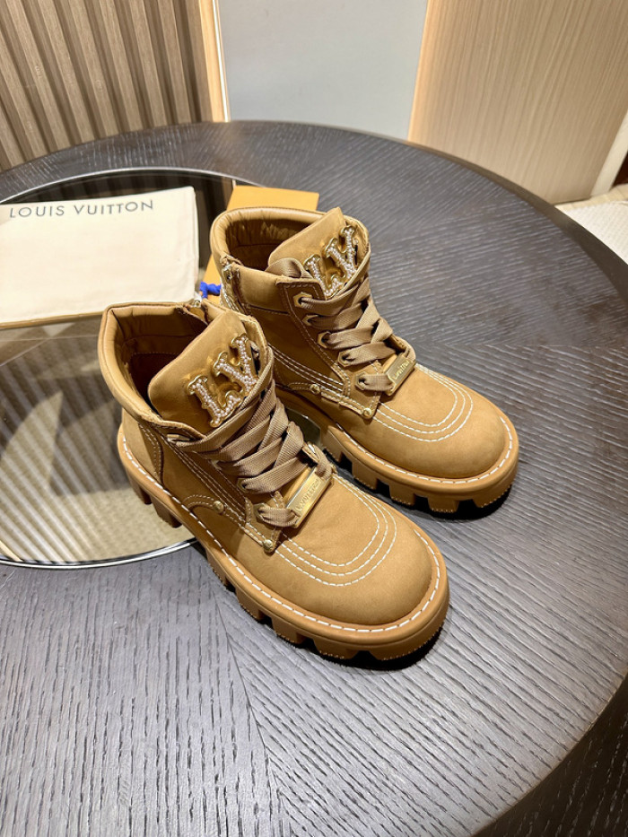 L&V SNEAKERS