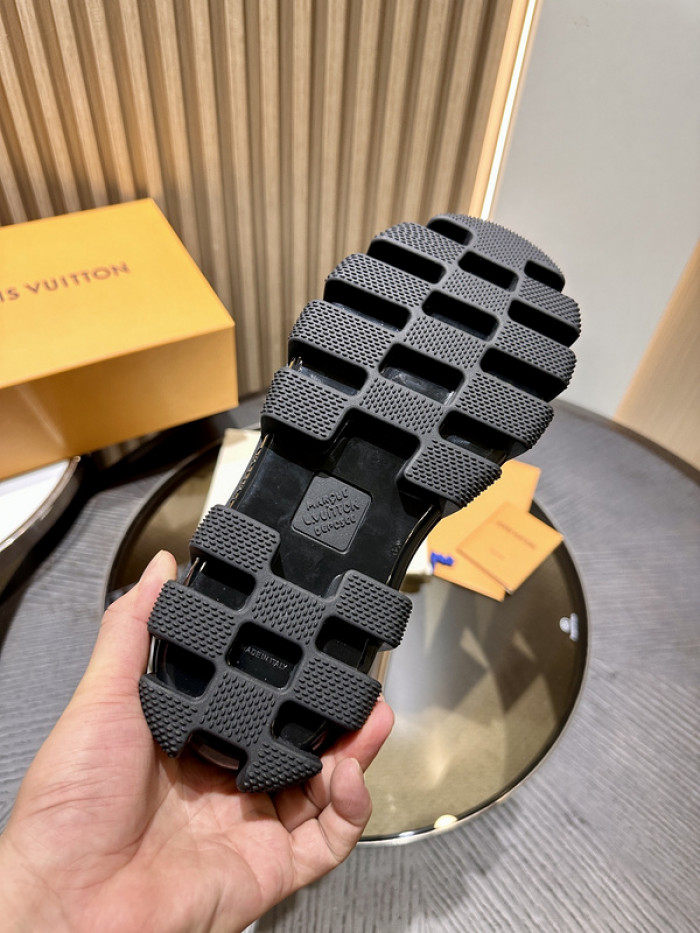 L&V SNEAKERS