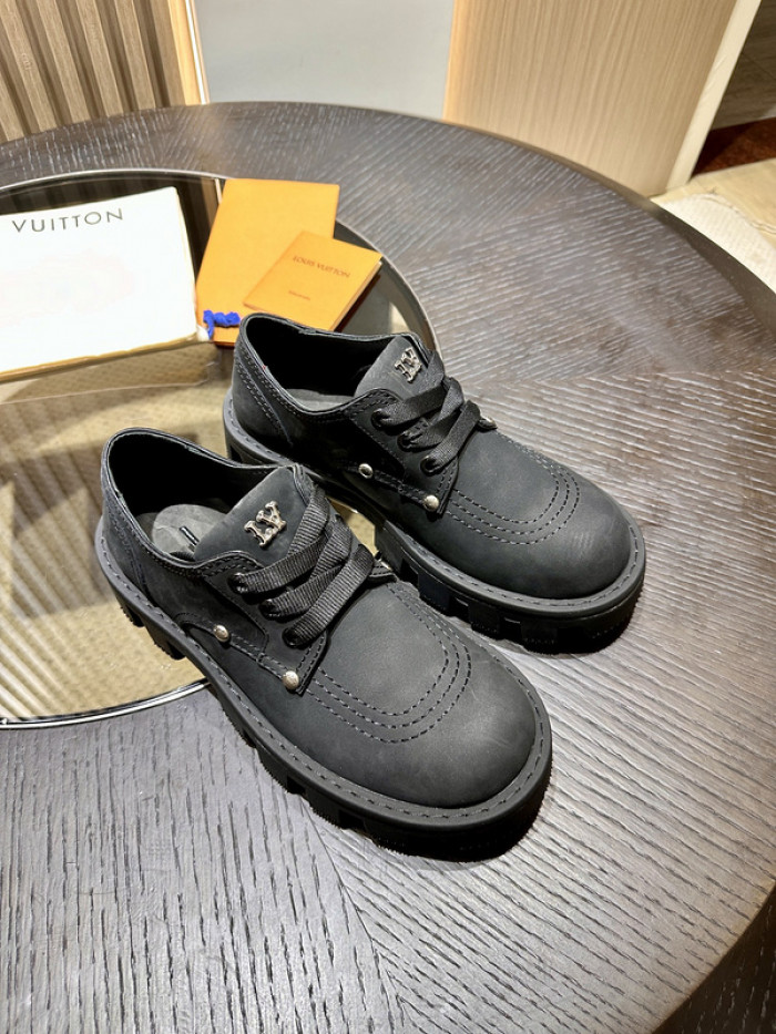 L&V SNEAKERS