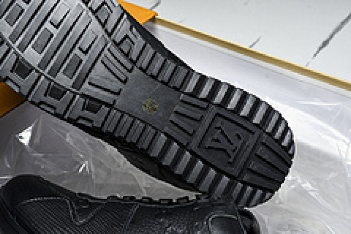 L&V SNEAKERS