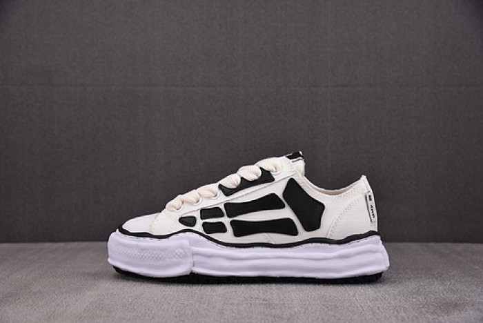 AM1R1 SNEAKERS