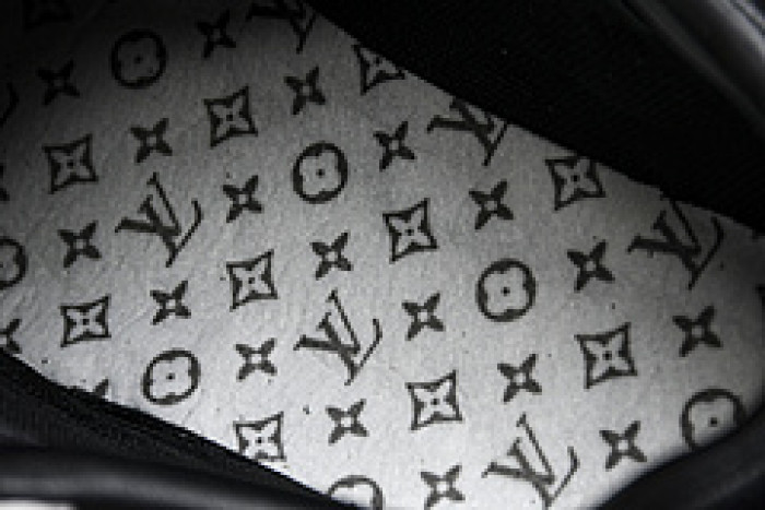 L&V SNEAKERS