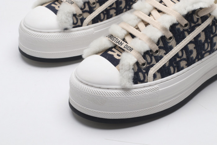D designer sneaker