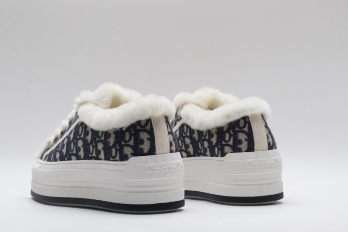 D designer sneaker