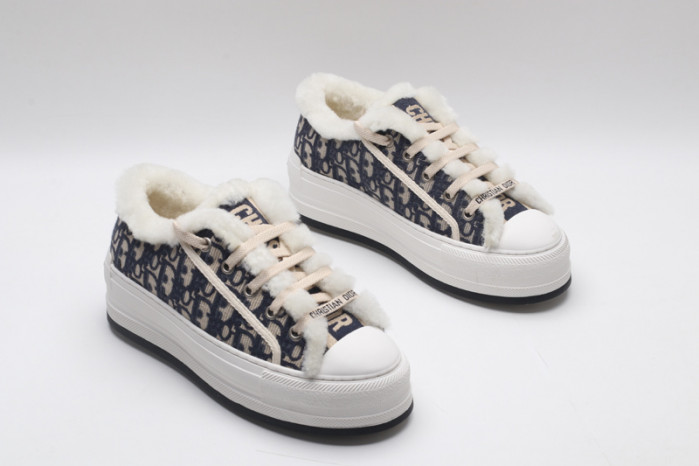 D designer sneaker