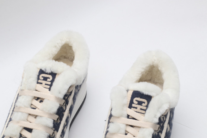 D designer sneaker
