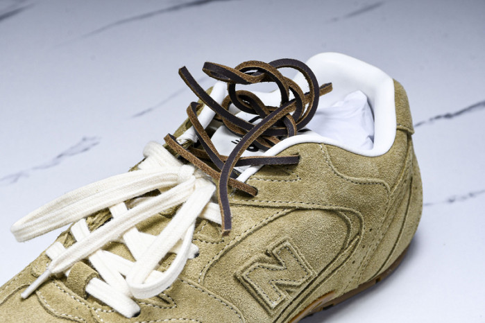 New Balance Mi­u