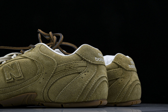 New Balance Mi­u