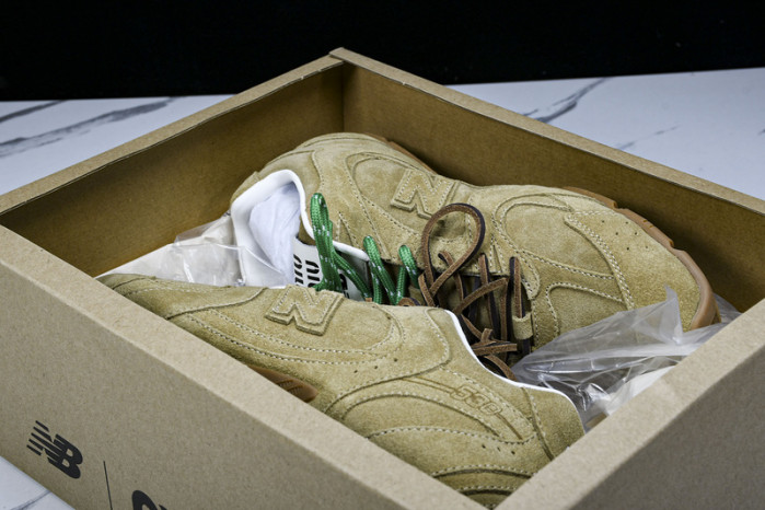 New Balance Mi­u