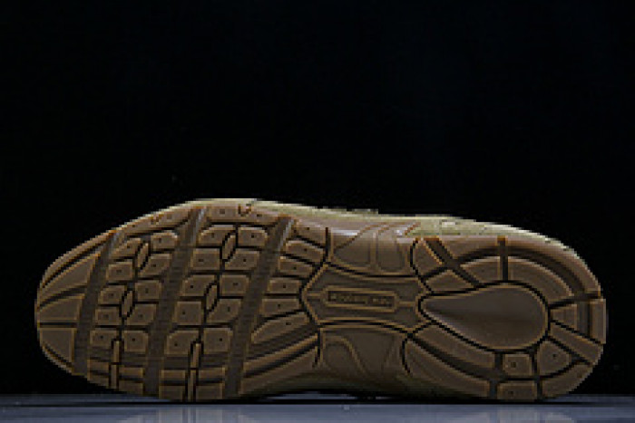 New Balance Mi­u