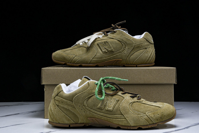 New Balance Mi­u