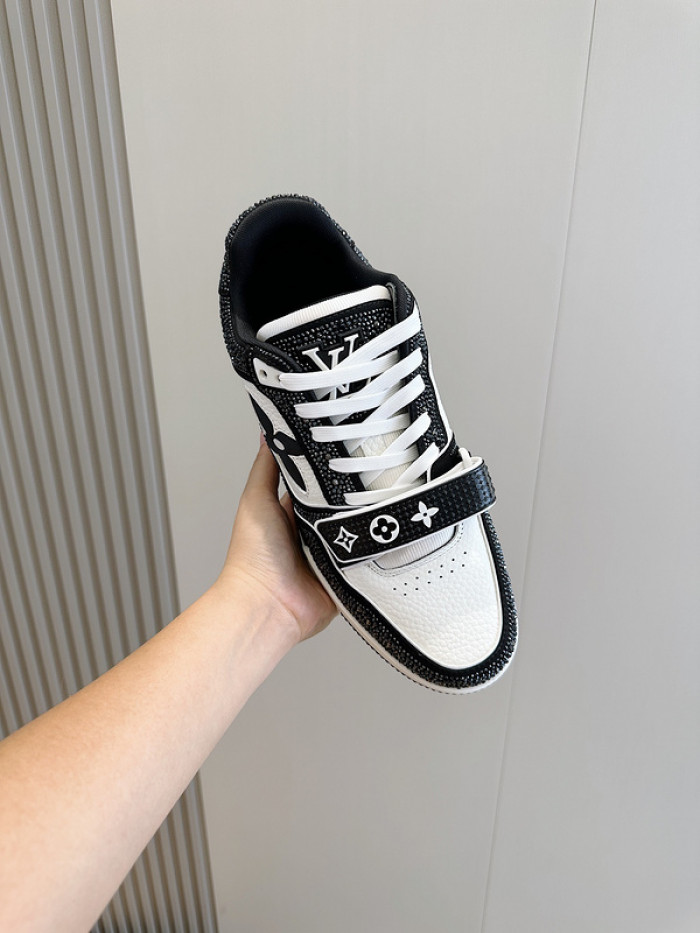 L&V SNEAKERS