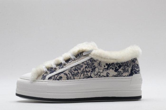 D designer sneaker
