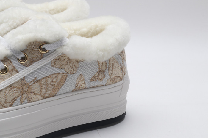 D designer sneaker
